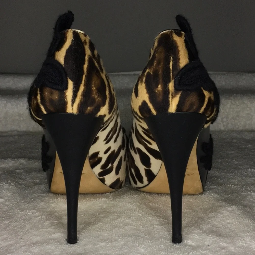 Dolce&Gabbana Pony Hair Leopard Print Heels with Flower Embellishments (EU 39.5) - Picture 4 of 7